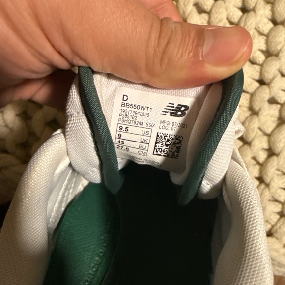 New Balance 550 White and Green Athletic Shoes - Picture 2 of 7
